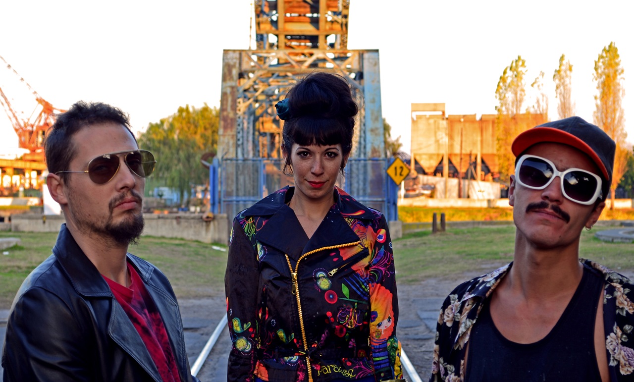 CUATRO TRES DOS - EN ALTA 09