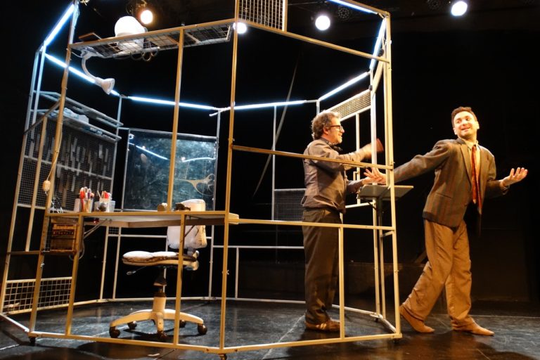 Crítica: «i: una buena preguntita banal»