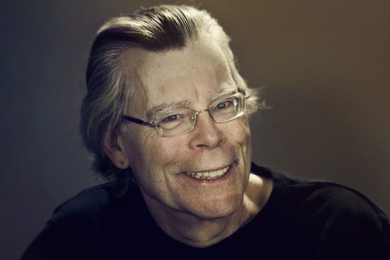 EL LIBRO DEFINITIVO SOBRE EL MAESTRO DEL HORROR: «TODO SOBRE STEPHEN KING»