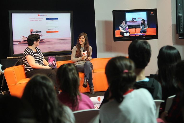 TIFFANY CALLIGARIS presentó su nuevo libro WITCHES Ritual Rojo