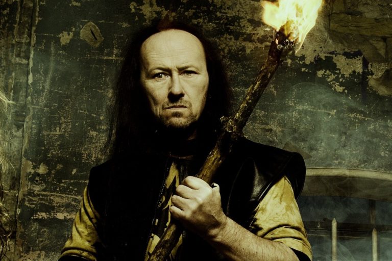 CRONOS de VENOM: «El show será el infierno en la tierra»