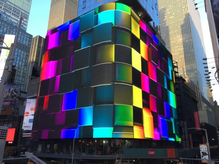 TIMES SQUARE, NEW YORK: La empresa detrás de los carteles más famosos del mundo