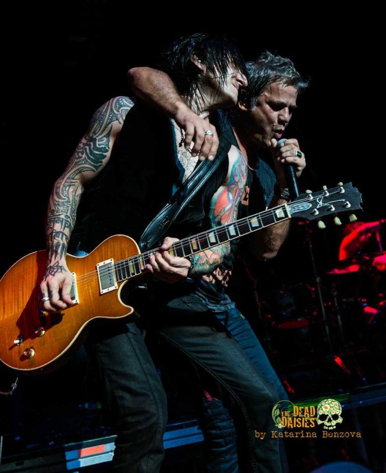 THE DEAD DAISIES presentan “RIGHTEOUS DAYS”