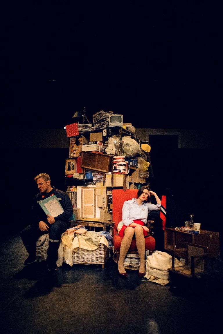 TEATRO: Crítica de «LATE EL CORAZÓN DE UN PERRO» Siempre es difícil volver a casa