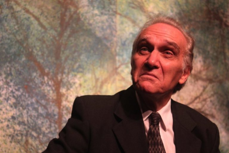 Entrevista: LUIS AGUSTONI: “El teatro está sufriendo los embates de una vida social y económica insensata”