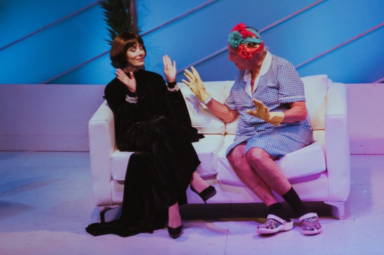 TEATRO: Crítica de "POR EL NOMBRE DEL PADRE"