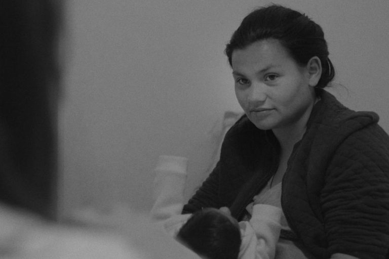 DOCUMENTAL: Crítica de «NIÑA MAMÁ»