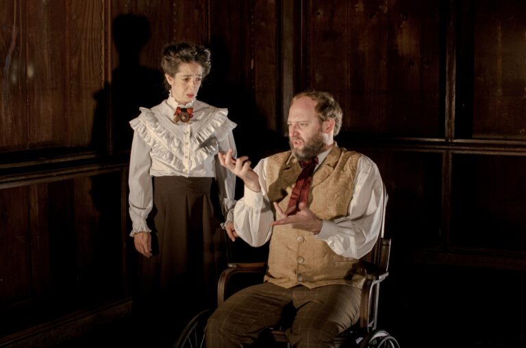 TEATRO: Reseña de ‘PAMPA ESCARLATA’