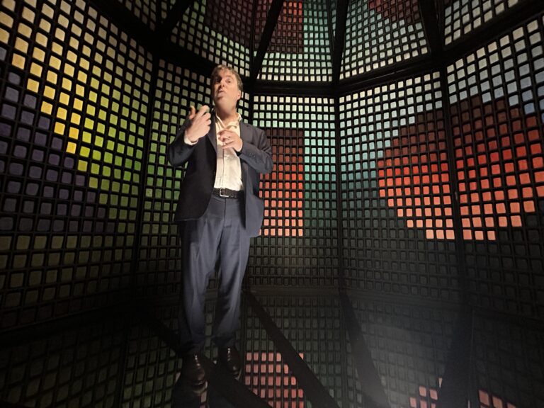 Andrés Buhar y Arthaus: cómo habitar el arte hoy.