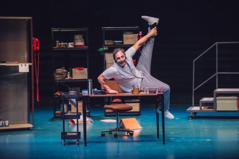 TEATRO: Reseña de «AGOTADOS»